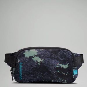 COPY - Lululemon mini belt bag Psychedelic Toile Peri Purple Multi